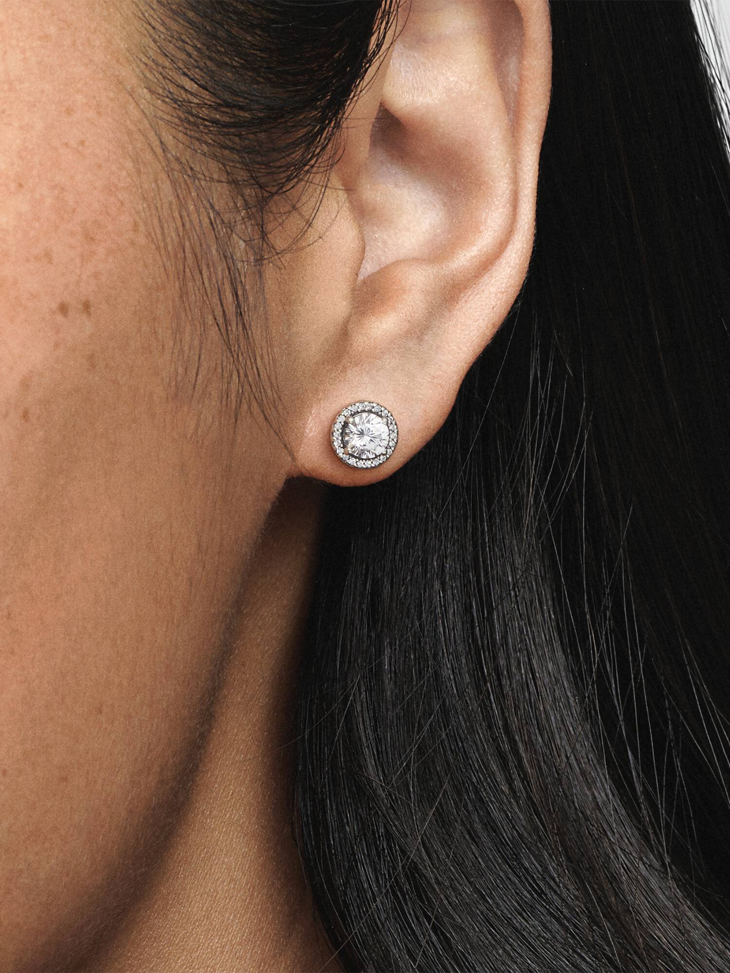 Aretes de botón redondos brillantes
