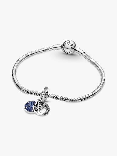 Charm colgante doble Árbol y luna sobre galaxia