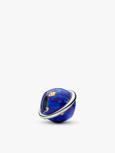 Brazalete con charms de estrellas y planetas