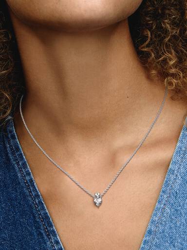 Collar collier con pendiente de corazón doble reluciente