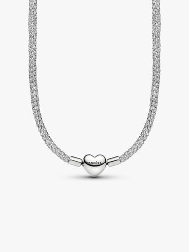 Collar de Malla Brillante con Broche de Corazón