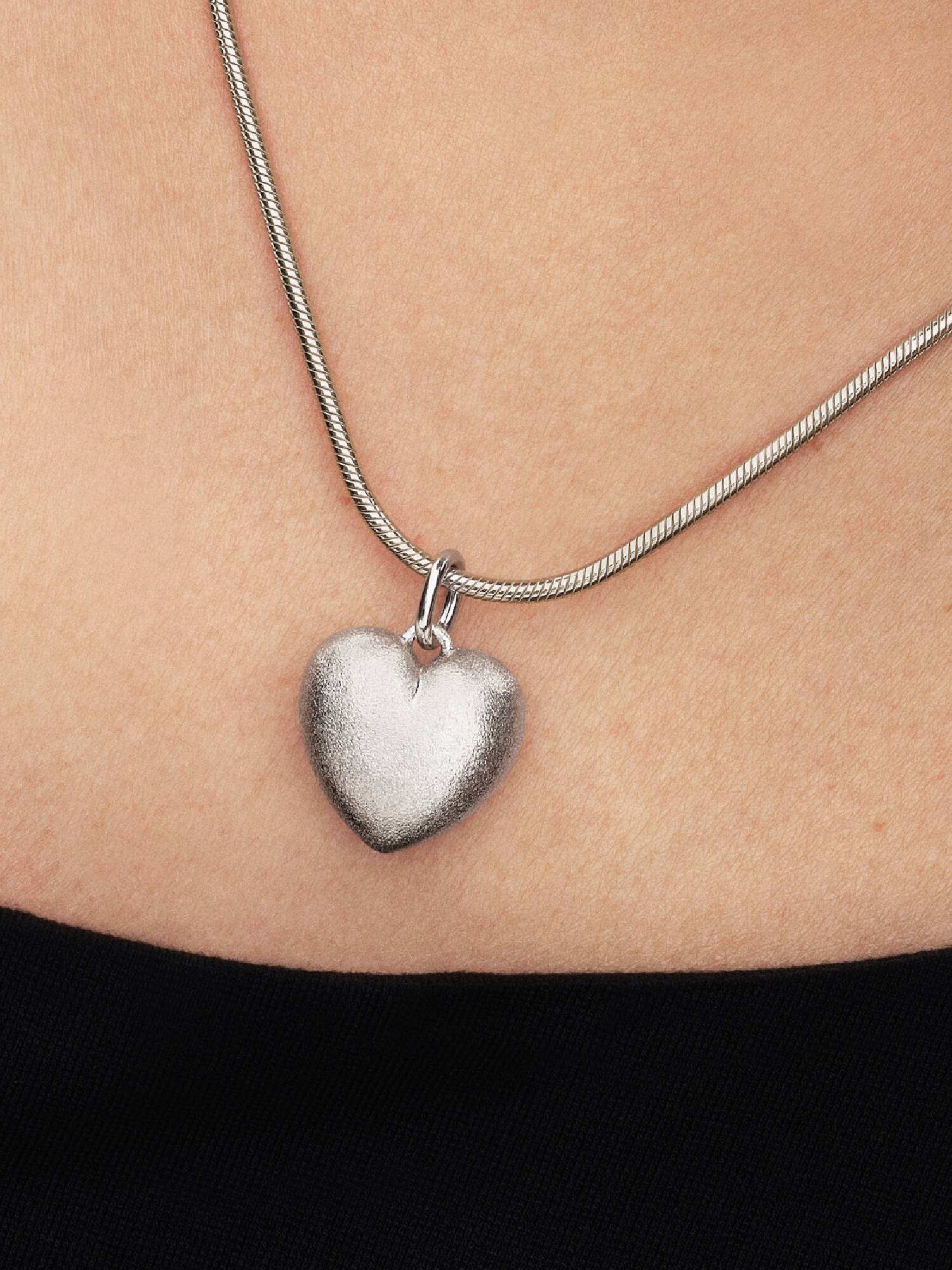 Charm Colgante Corazón Acolchado Mate